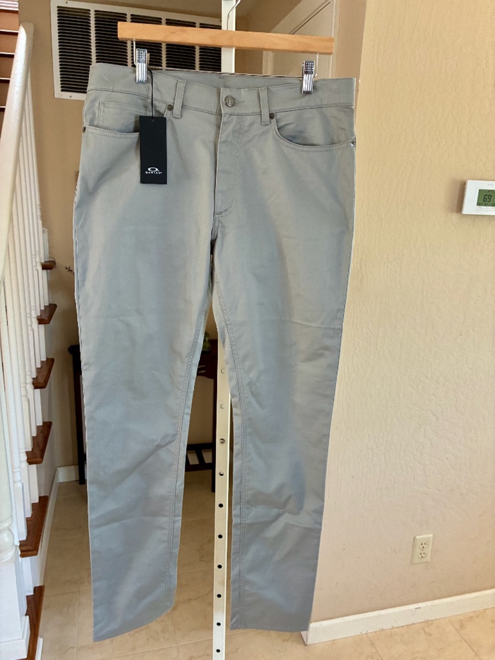 NWT Oakley Icon 5 Pocket Pants Stone Grey Stretch Size 34 x 33